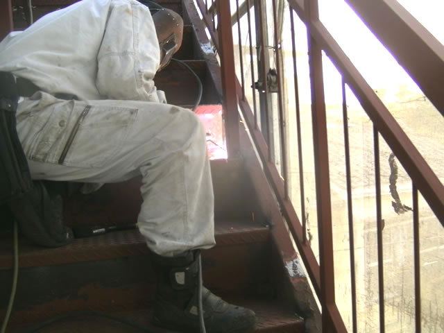 階段の溶接修繕